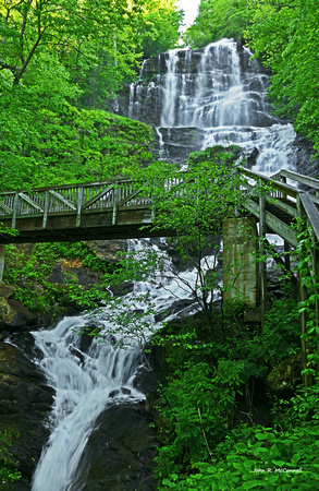 Amicalola Falls - Falls & walk bridge